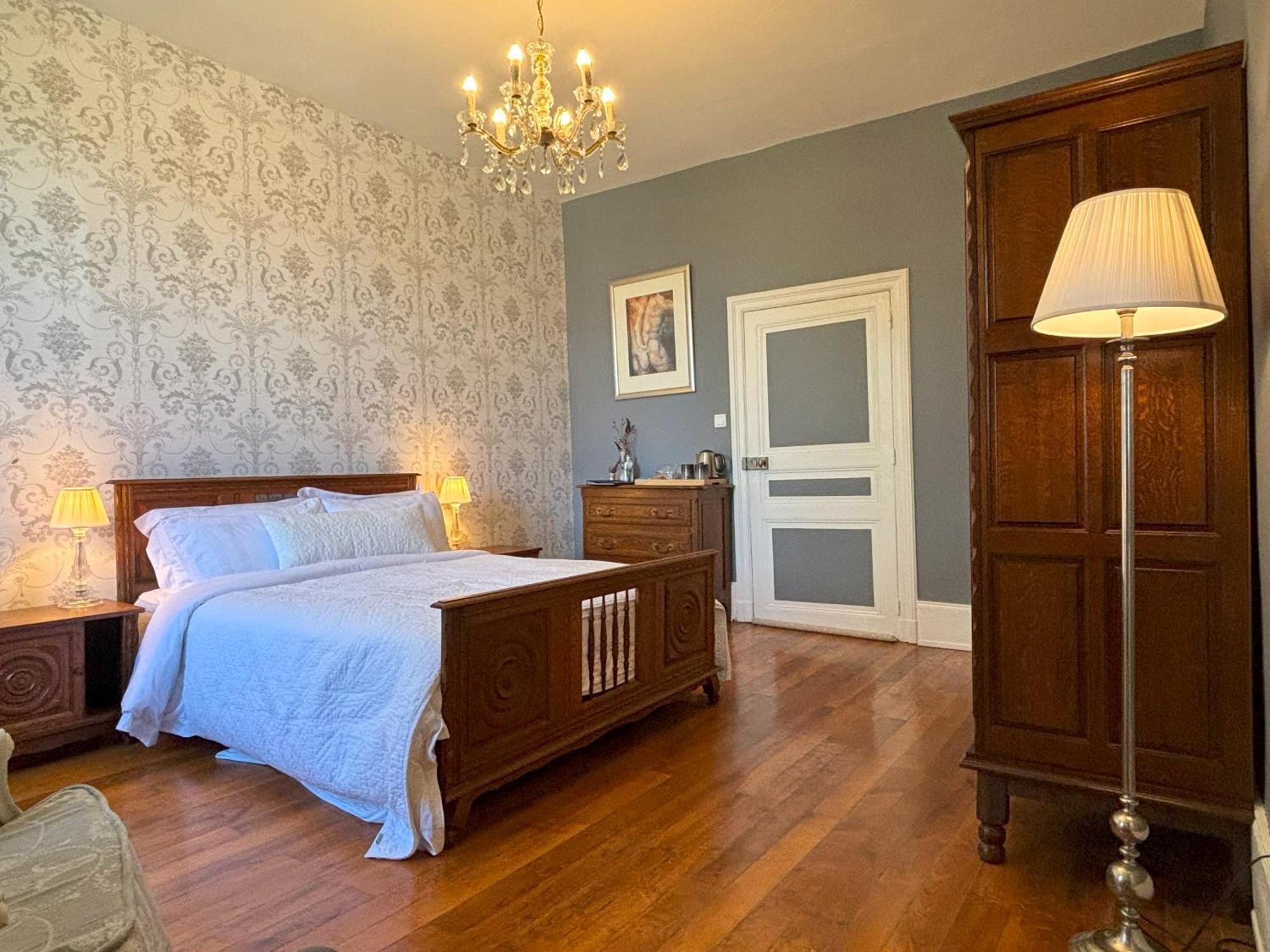 Chateau De Bruges Lapeyrouse ภายนอก รูปภาพ