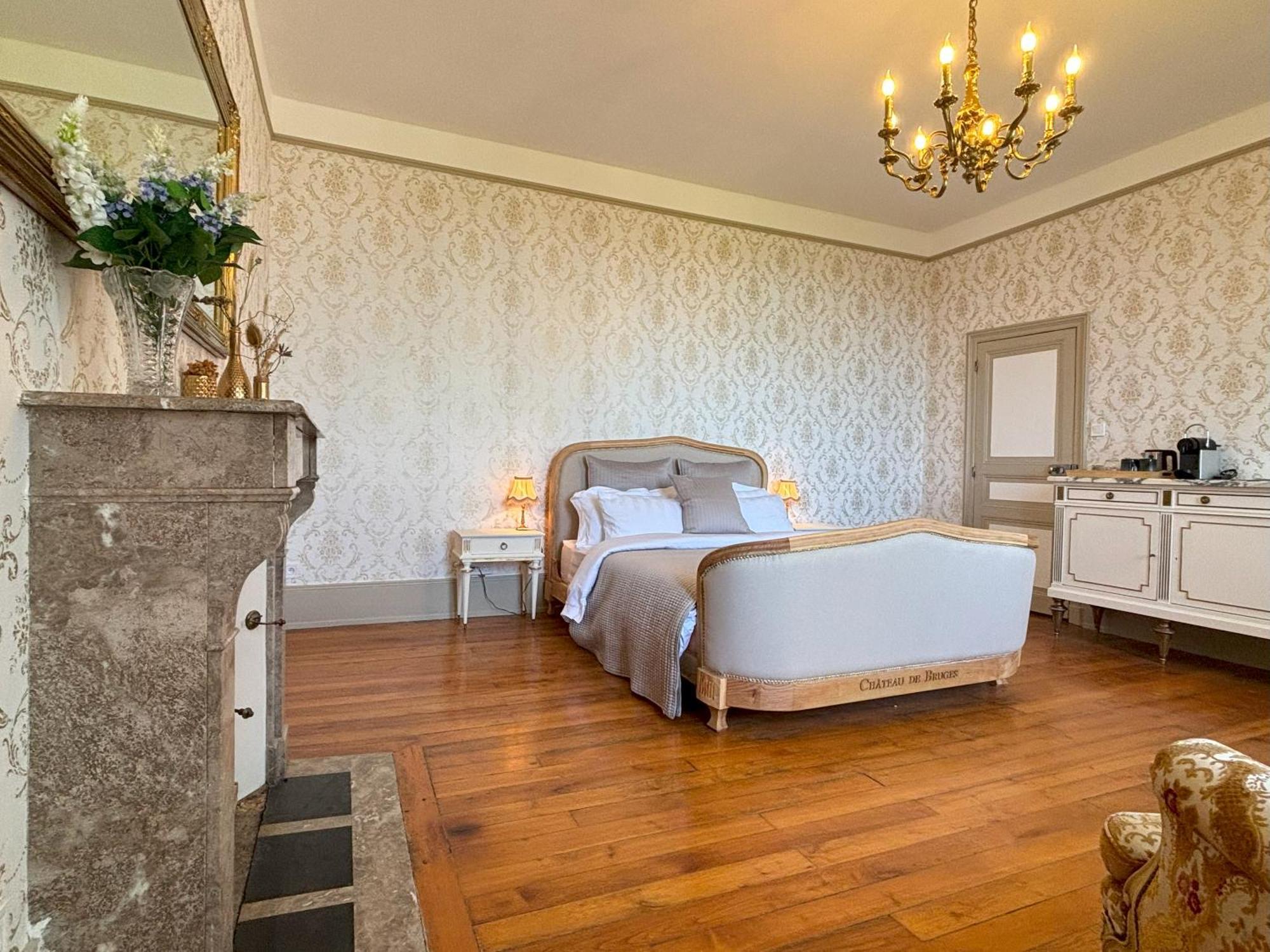 Chateau De Bruges Lapeyrouse ภายนอก รูปภาพ